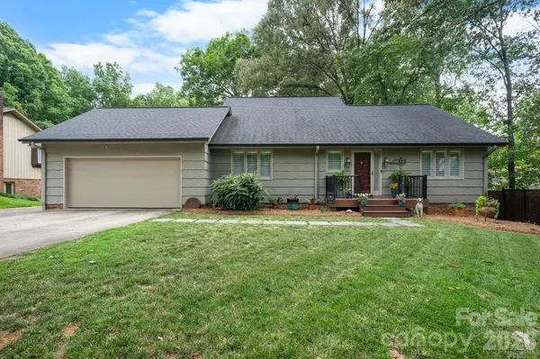 446 17th Avenue DR NE, Hickory, NC 28601