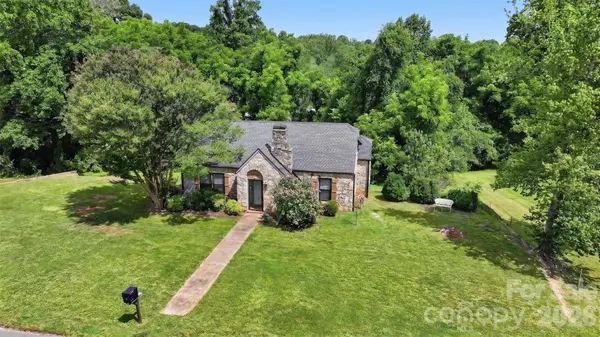 3085 US 70 HWY E, Morganton, NC 28655