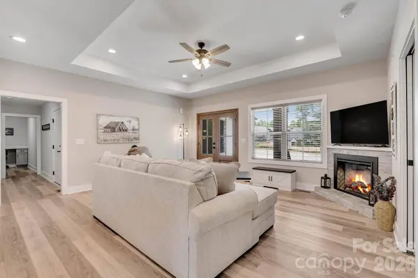 1203 Summerhill ST SW, Lenoir, NC 28645