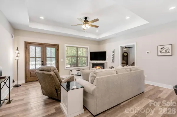 1203 Summerhill ST SW, Lenoir, NC 28645