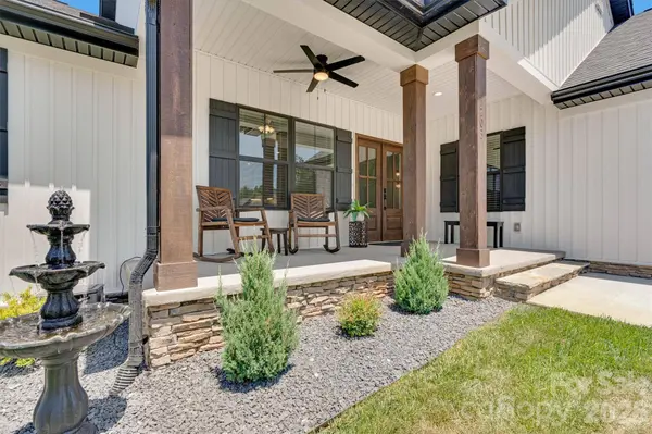 1203 Summerhill ST SW, Lenoir, NC 28645