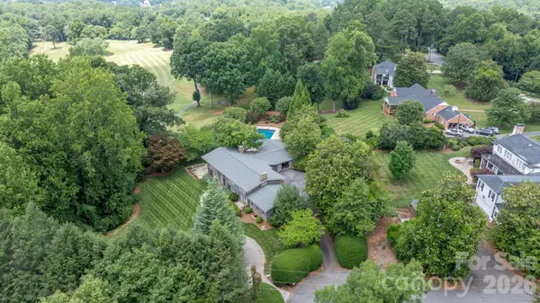 226 20th Avenue PL, Hickory, NC 28601