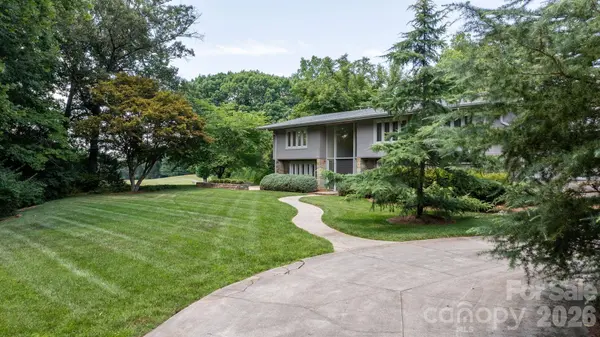 226 20th Avenue PL, Hickory, NC 28601