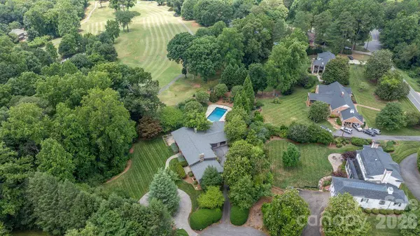 226 20th Avenue PL, Hickory, NC 28601