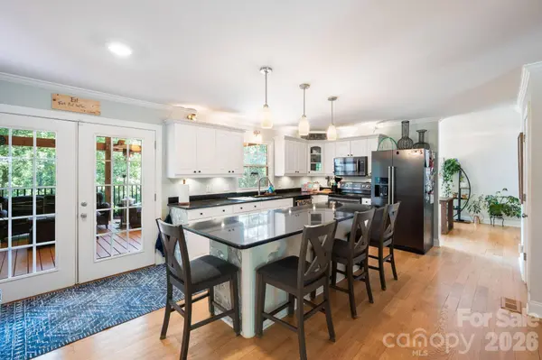 843 W J ST, Newton, NC 28658