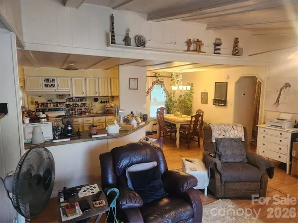 2283 Harbinson LN, Morganton, NC 28655