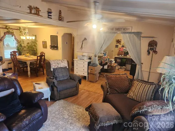 2283 Harbinson LN, Morganton, NC 28655