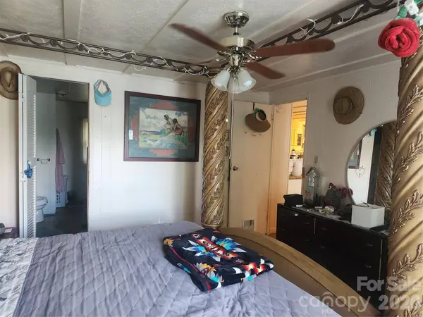 2283 Harbinson LN, Morganton, NC 28655