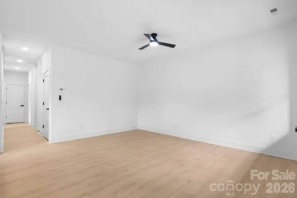 512 28th ST SW, Hickory, NC 28602
