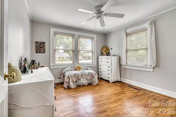 147 13th AVE NW, Hickory, NC 28601