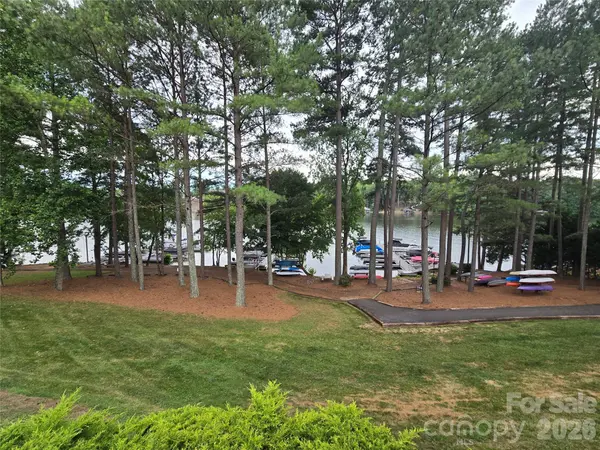 5582 Bridgewater DR #206, Granite Falls, NC 28630