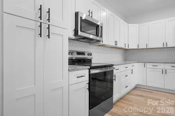 47 Tennyson DR, Taylorsville, NC 28681
