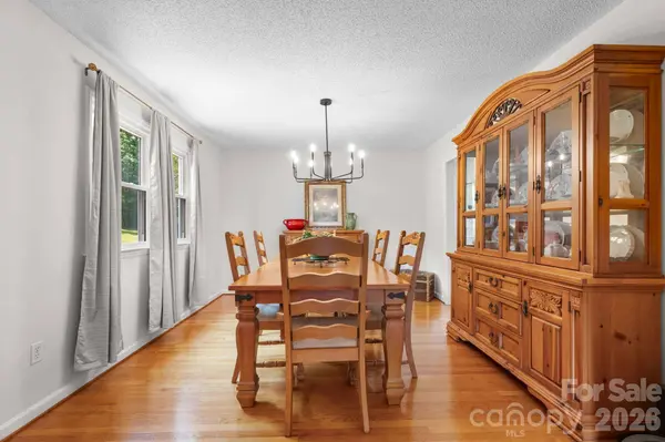 2990 Clarks Chapel RD, Lenoir, NC 28645