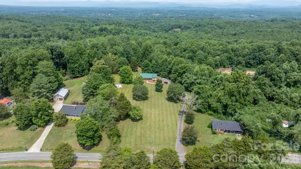 2990 Clarks Chapel RD, Lenoir, NC 28645