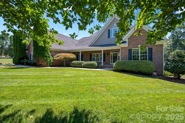 1851 29th Avenue PL NE, Hickory, NC 28601