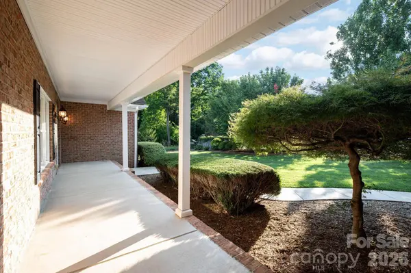 1851 29th Avenue PL NE, Hickory, NC 28601