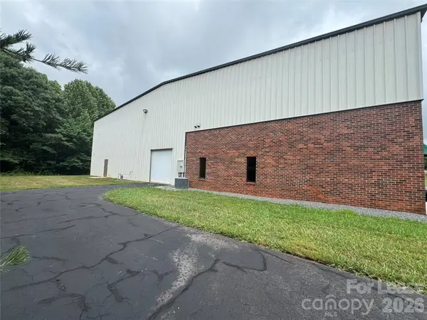 645 11TH Avenue BLVD SE, Hickory, NC 28602