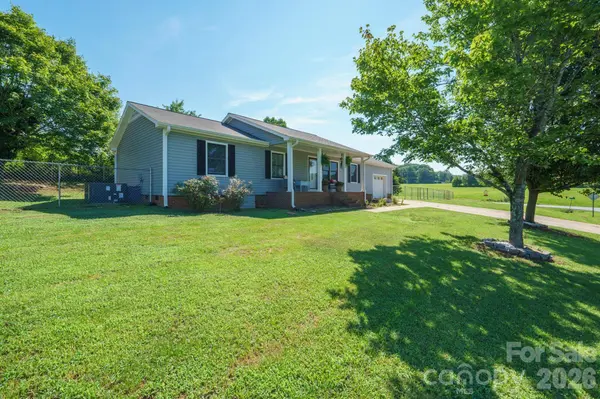 2384 Country Hollow RD, Conover, NC 28613