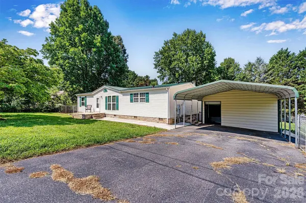 5135 36th Street DR NE, Hickory, NC 28601