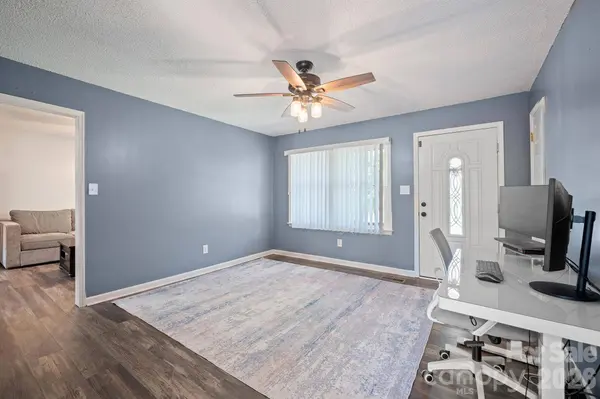 2384 Country Hollow RD, Conover, NC 28613