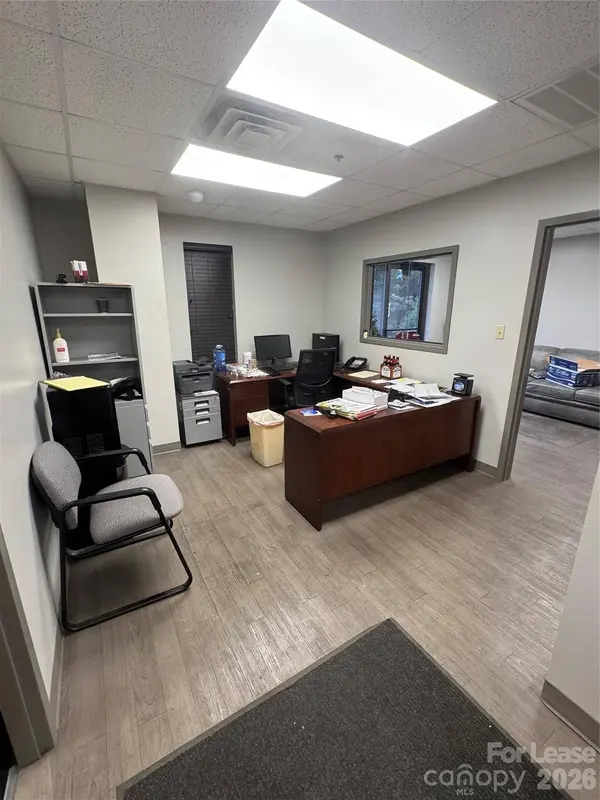 645 11TH Avenue BLVD SE, Hickory, NC 28602