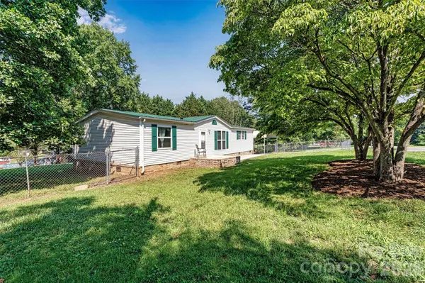 5135 36th Street DR NE, Hickory, NC 28601
