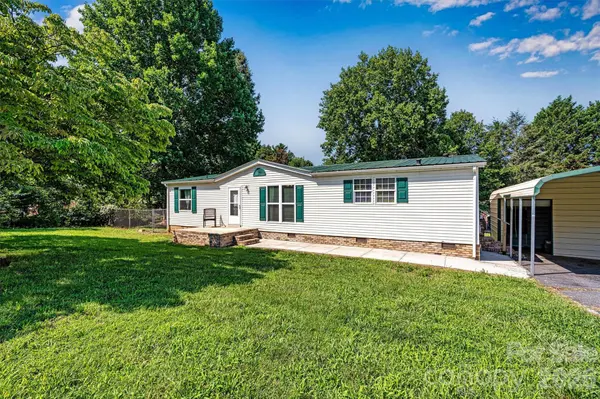 5135 36th Street DR NE, Hickory, NC 28601