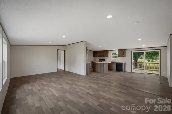 1894 Mesa DR, Vale, NC 28168