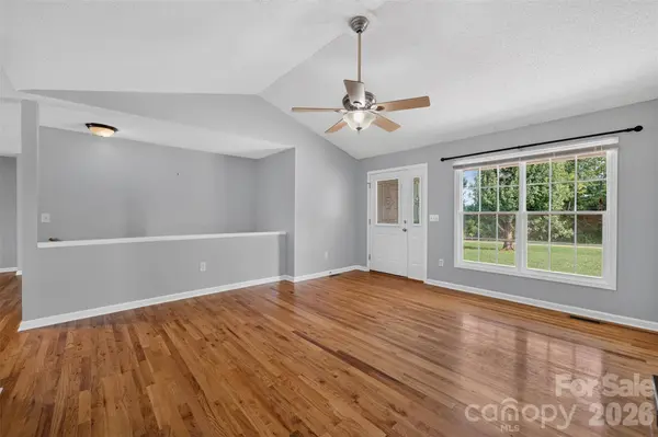 5706 George Hildebran School RD, Hickory, NC 28602