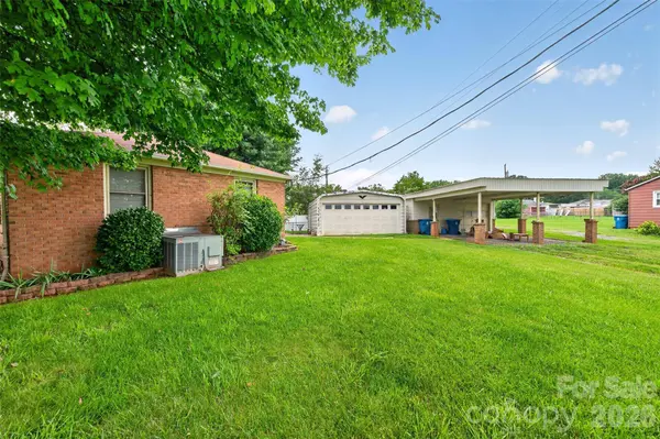165 34th ST NW, Hickory, NC 28601