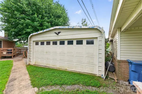 165 34th ST NW, Hickory, NC 28601