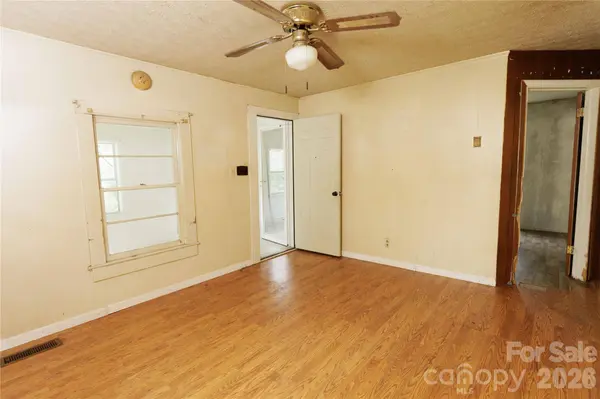 329 Finley AVE NW, Lenoir, NC 28645