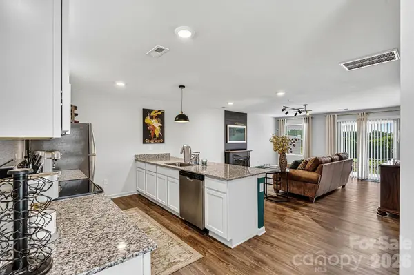 1942 Tranquility CIR #G, Newton, NC 28658