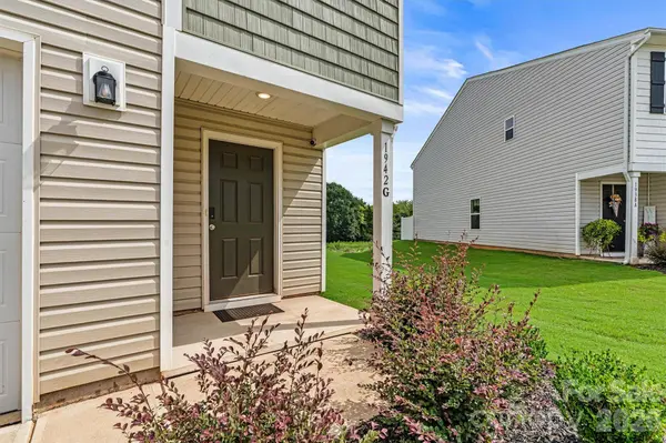1942 Tranquility CIR #G, Newton, NC 28658