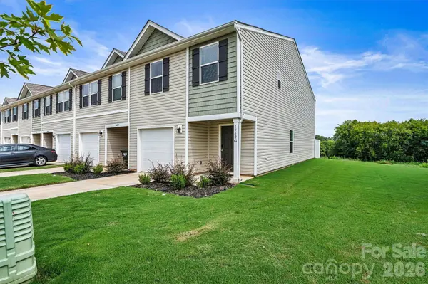 1942 Tranquility CIR #G, Newton, NC 28658