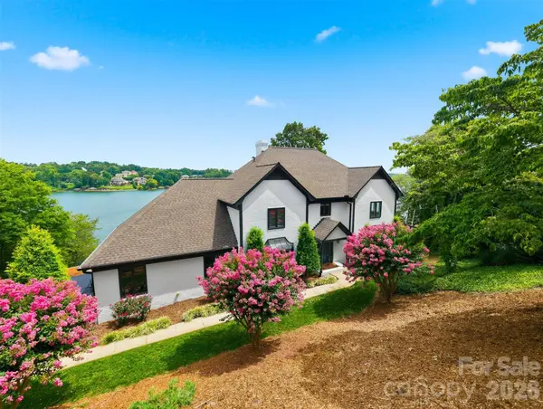 476 44th Avenue DR NW, Hickory, NC 28601