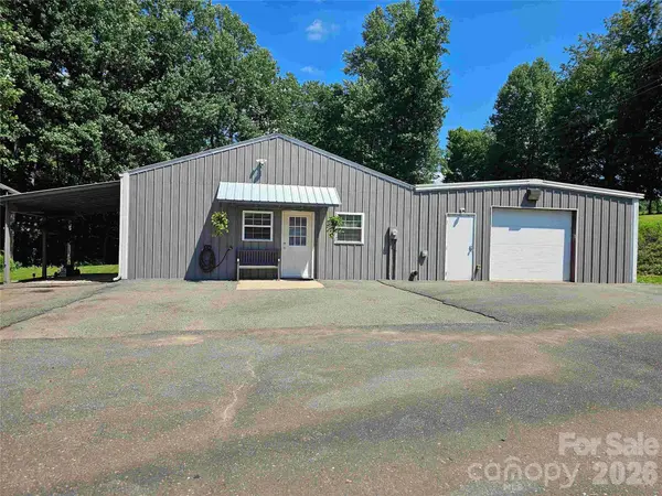 669 Old Lowgap RD, Mount Airy, NC 27030