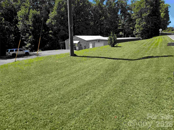 669 Old Lowgap RD, Mount Airy, NC 27030