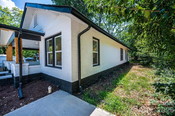 60 5th ST SE, Hickory, NC 28602