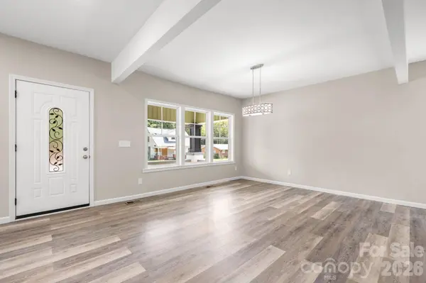 242 8th Avenue DR SW, Hickory, NC 28602