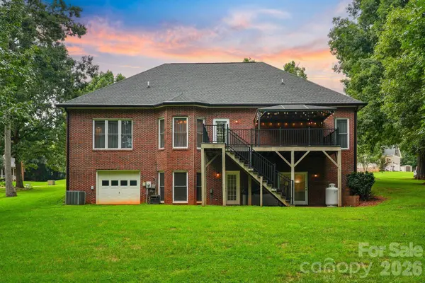 11 Greenway DR, Granite Falls, NC 28630