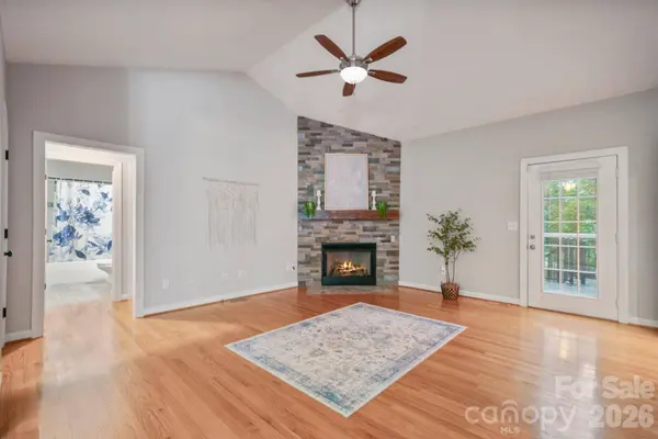 11 Greenway DR, Granite Falls, NC 28630