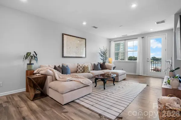 4455 Reed Creek DR #202, Sherrills Ford, NC 28673