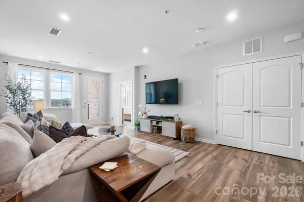 4455 Reed Creek DR #202, Sherrills Ford, NC 28673