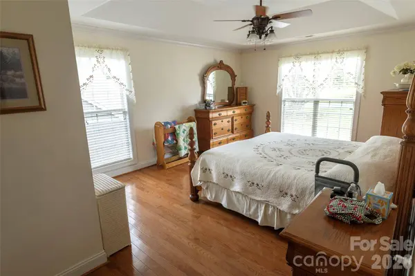 51 Browning DR, Taylorsville, NC 28681