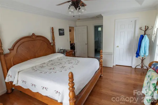 51 Browning DR, Taylorsville, NC 28681