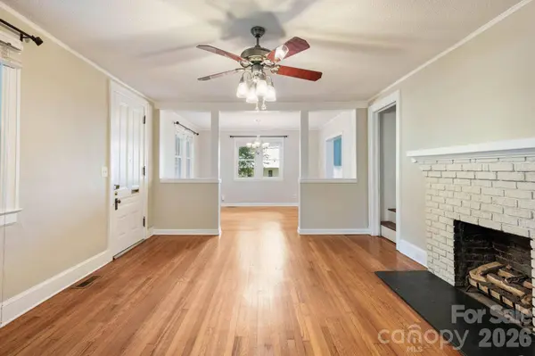 441 8th Avenue DR NW, Hickory, NC 28601