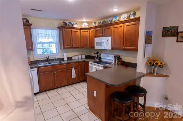 51 Browning DR, Taylorsville, NC 28681