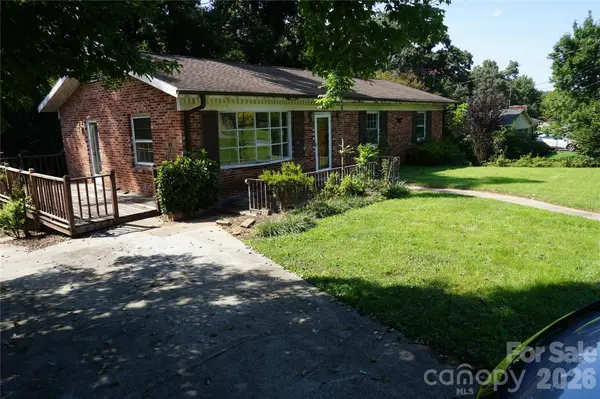 5214 Northview DR, Hickory, NC 28601