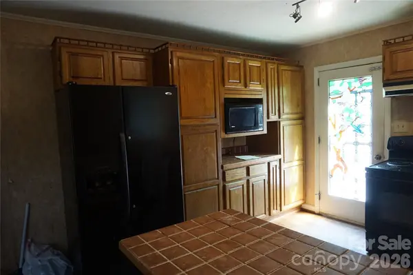 5214 Northview DR, Hickory, NC 28601